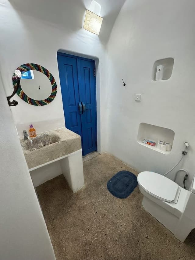 Room 2 Twin Room with Shared Bathroom