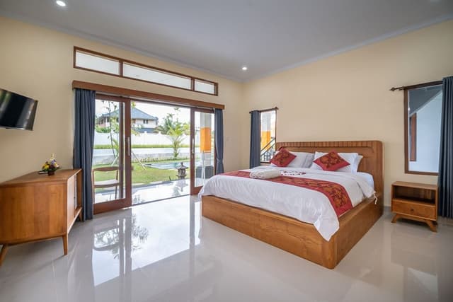 Deluxe Suite, Pool View