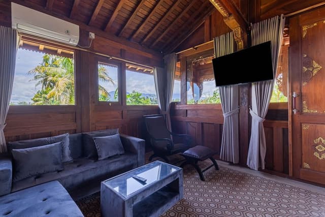Deluxe Bungalow