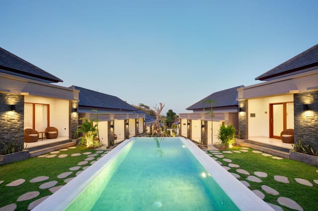 Deluxe Pool View