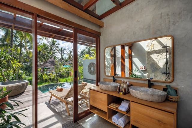 Pool Suite