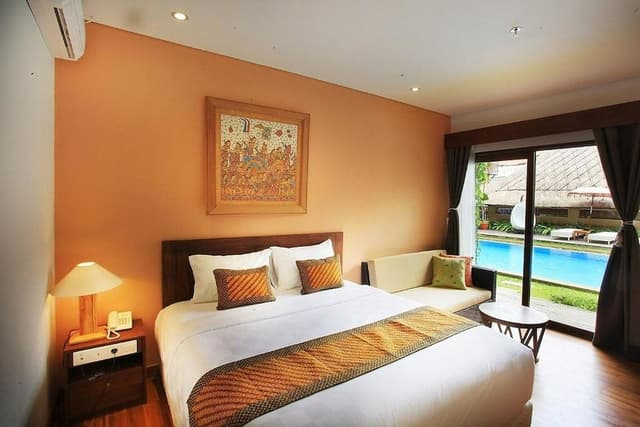 Suite Room with Pool View