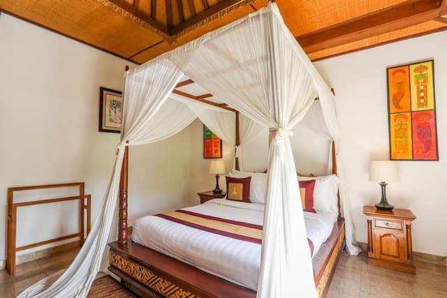 Executive Room, 1 Queen Bed, Balcony, Garden View