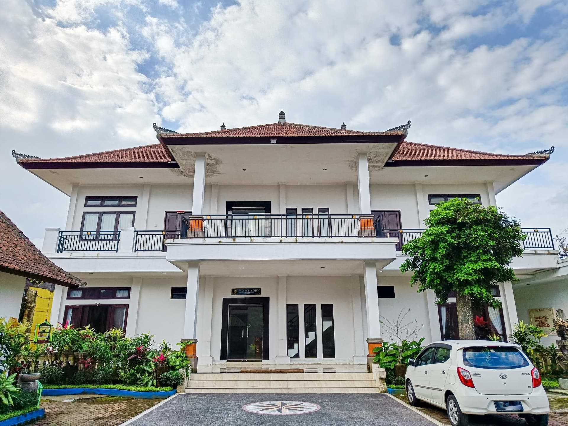 โรงแรมวิซาตาบินตัง
