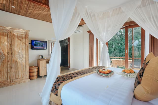 Deluxe Suite Balcony