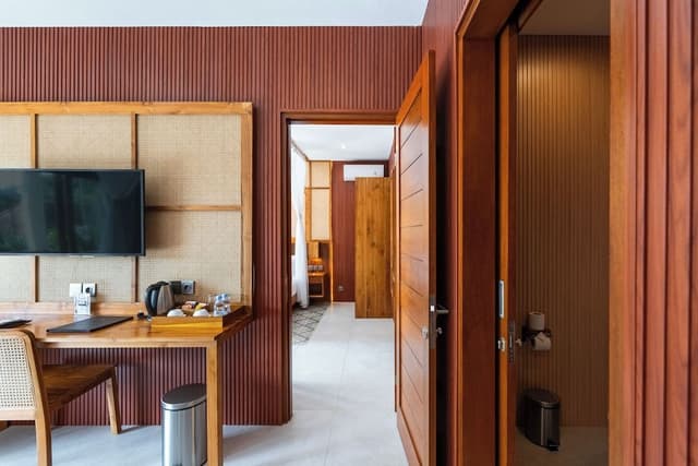 Deluxe Suite, Pool View
