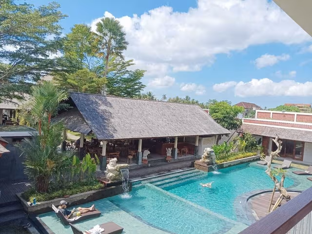 Deluxe Suite, Pool View
