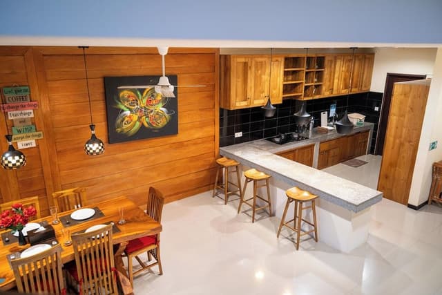 3 Bedrooms Villa with Pool View