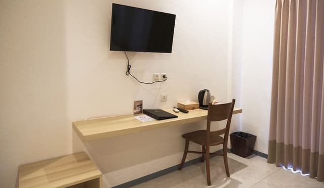 Deluxe Room, 1 King Bed, Balcony