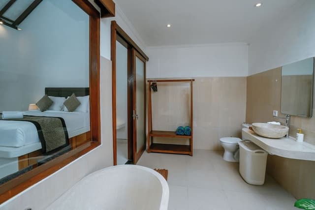 Classic Villa, 1 King Bed, Kitchen, Pool View