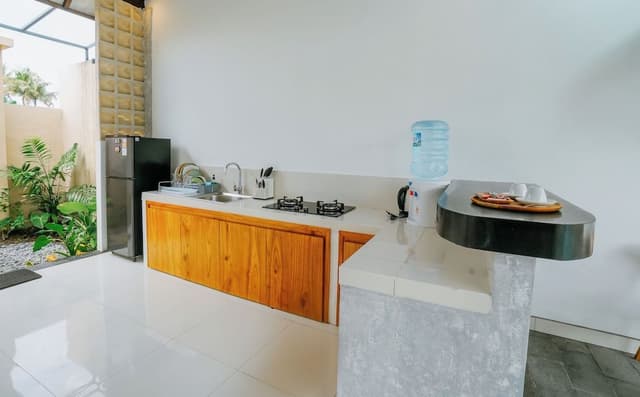 Classic Villa, 1 King Bed, Kitchen, Pool View