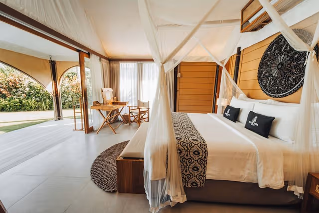 Deluxe Room, Lake View