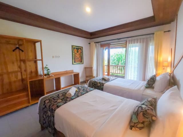 Economy Double or Twin Room, Private Bathroom, Partial Ocean View