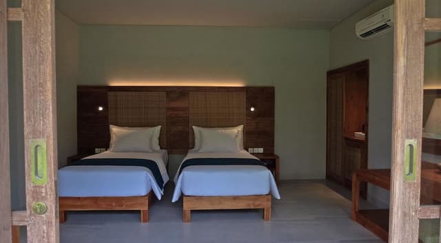 Deluxe Twin Room, 2 Twin Beds, Pool View, Poolside
