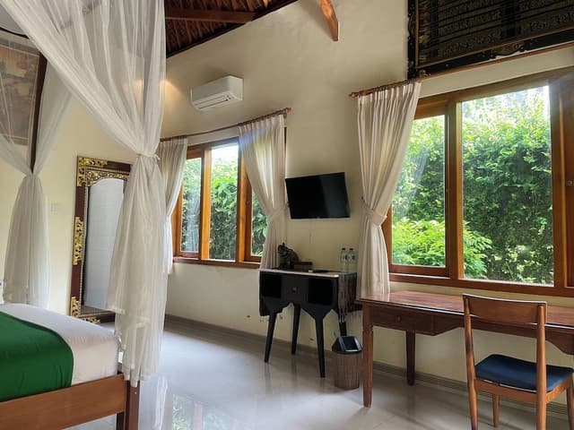 Deluxe King Room With Pool View