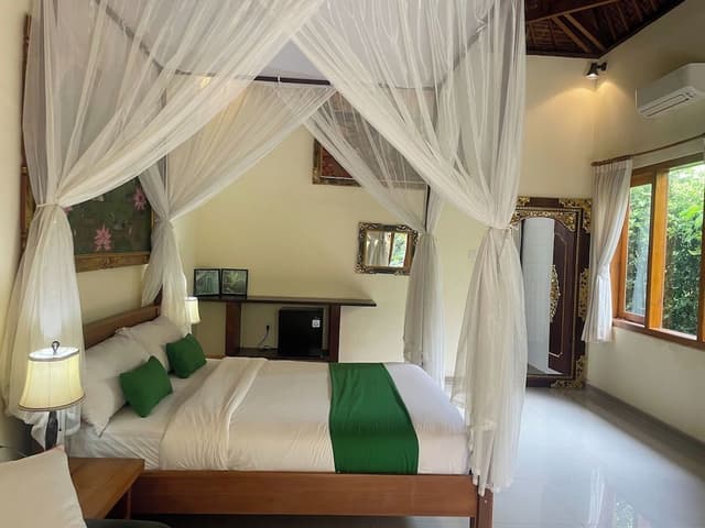 Deluxe King Room With Pool View
