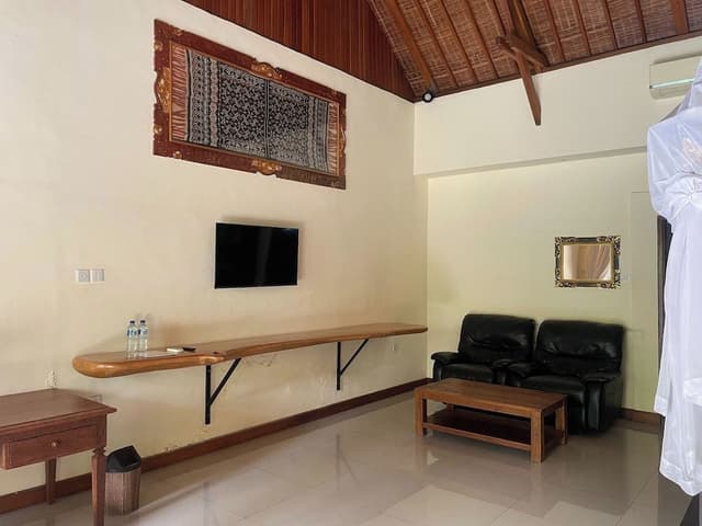 Deluxe King Room With Pool View