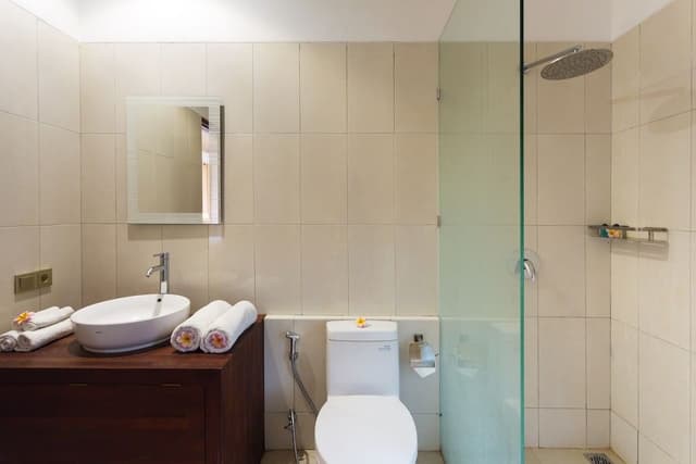 Deluxe Double Room, 1 King Bed, Pool View