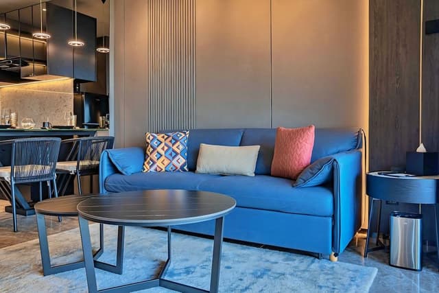 Deluxe Signature Suite