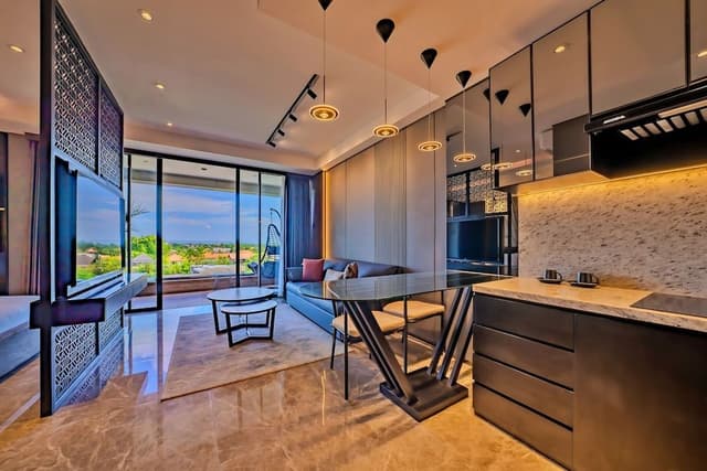 Deluxe Signature Suite