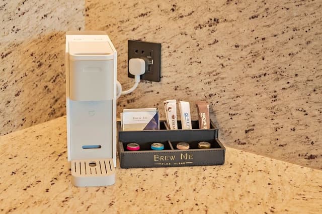 Deluxe Signature Suite