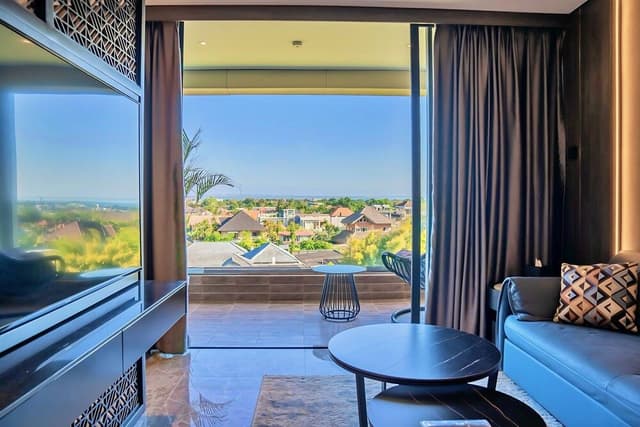 Deluxe Signature Suite