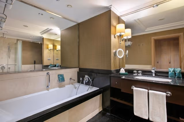 Deluxe Large Room Sea Side View