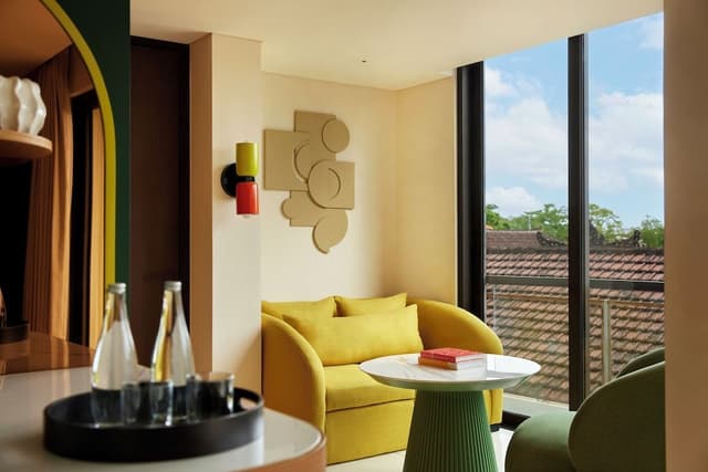 Premium Room, 1 King Bed, Balcony
