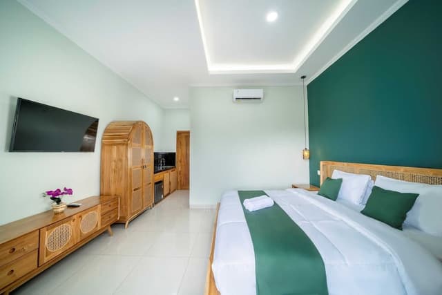 Deluxe Room, Pool View