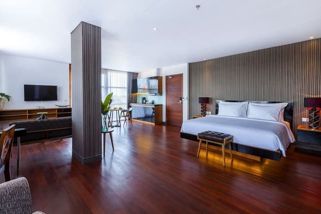 Deluxe Suite