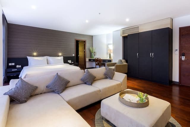 Deluxe Suite