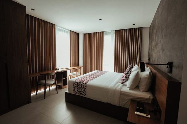 2BR Villa Prestige | Creekside Pool Villa with Shared Sauna, Concierge