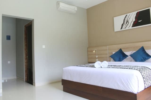 Superior Room, 1 King Bed, Balcony