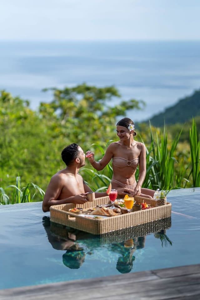 Family Pool Lodge