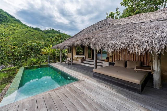 Family Pool Lodge