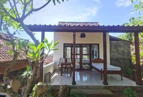 One-Bedroom Bungalow with Sea View