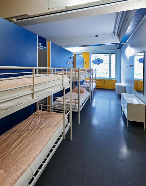 Bed in 18-Bed Mixed Dormitory Room
