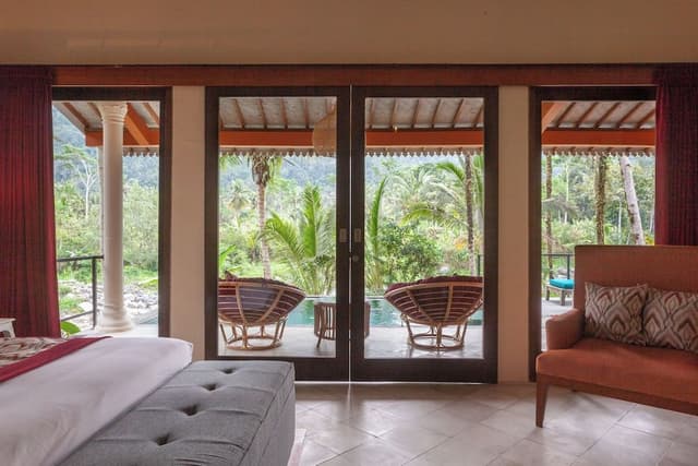 Superior Villa, River View