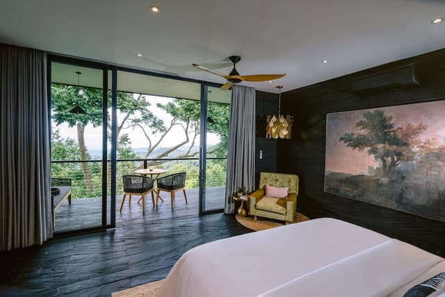 Premier Cabin, Valley View