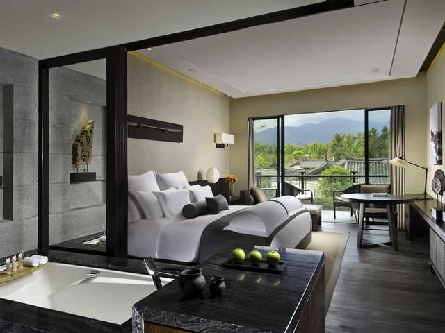 Deluxe Room, 1 King Bed