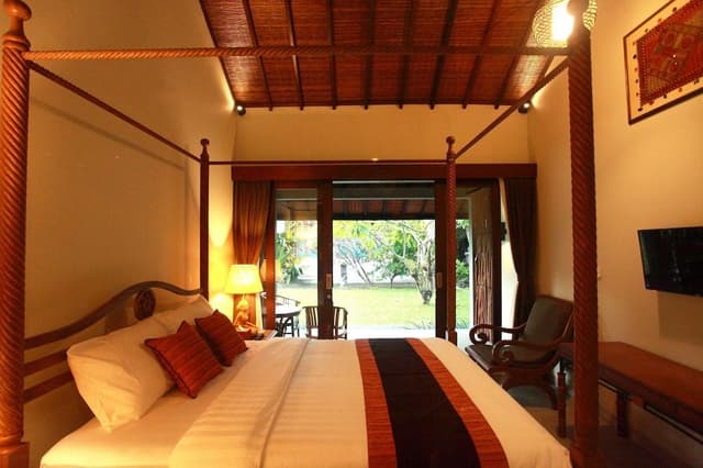 Deluxe Queen Room