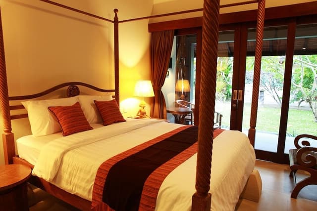 Deluxe Queen Room
