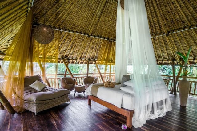 Harmony Treehouse with Mountain View
