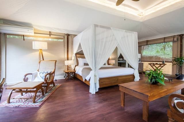 Apit Yeh Suite