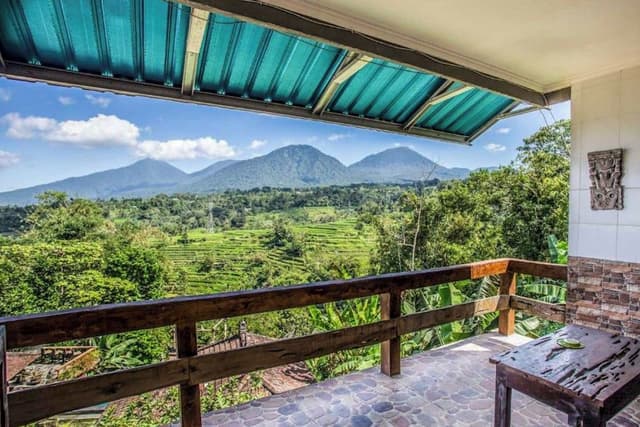 Grand Mountain View