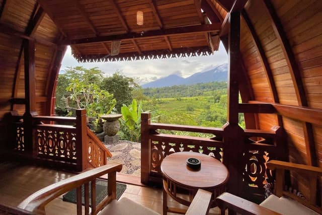 Lumbung Villa with Mountain View
