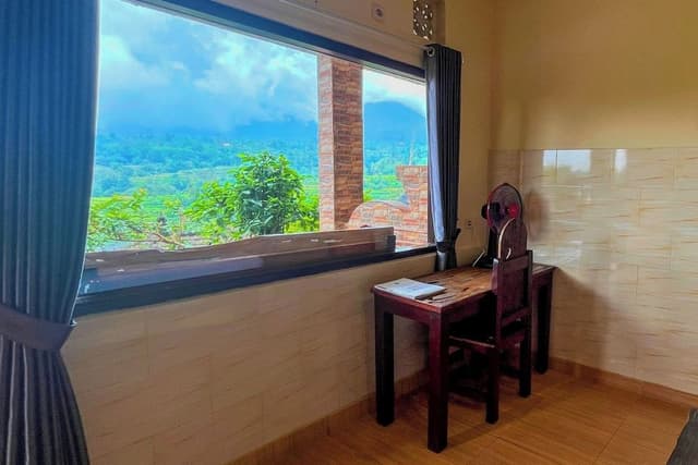 Grand Mountain View