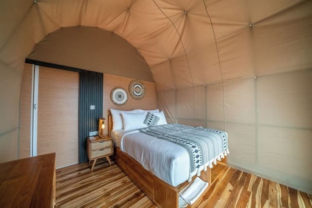 Deluxe Tent