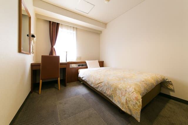 Single Room, Smoking