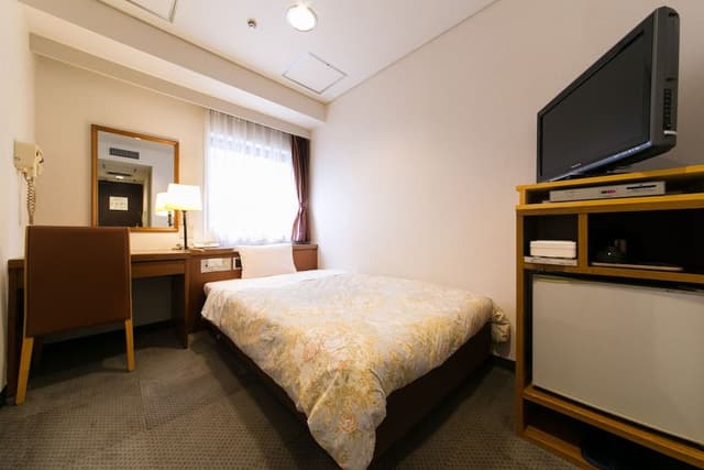 Single Room, Smoking
